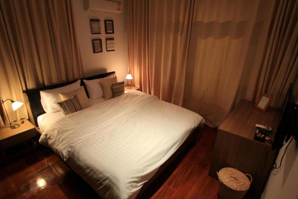 Двухместный (Двухместный номер Делюкс с 1 кроватью) хостела House23 Hotel, Бангкок