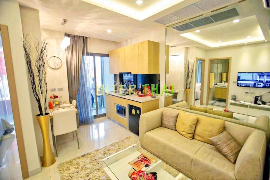 Апартаменты (Люкс - Вид на сад) апартамента Arcadia Beach Resort Pattaya, Паттайя