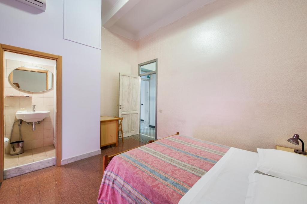 Двухместный (Двухместный номер с 1 кроватью или 2 отдельными кроватями) гостевого дома B&B Castiglia, Палермо