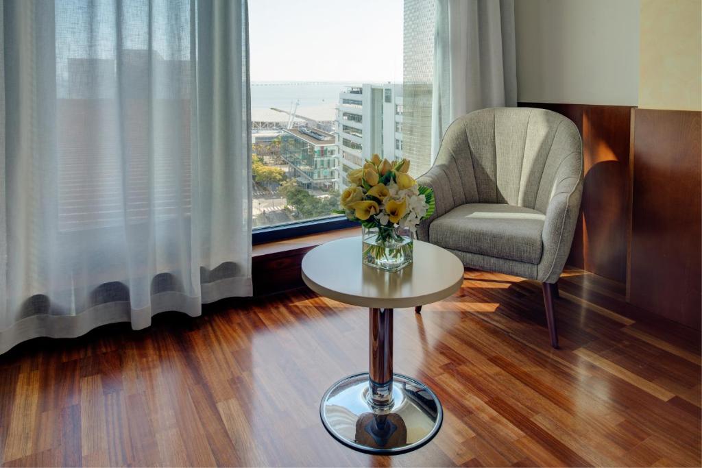 Двухместный (Двухместный номер с 1 кроватью или 2 отдельными кроватями) отеля VIP Executive Arts Hotel, Лиссабон