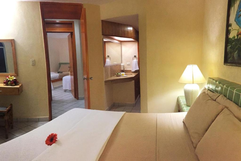 Сьюит (Люкс с 3 спальнями) отеля Coral Ixtapa, Икстапа