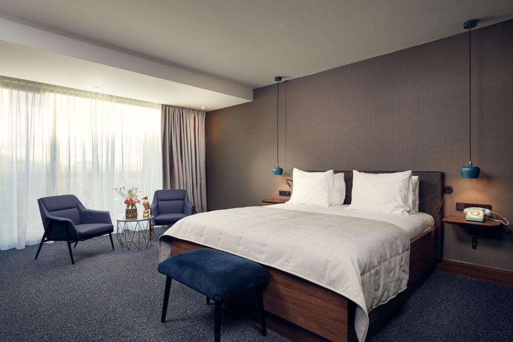 Двухместный (Улучшенный номер с кроватью размера «king-size») отеля Van der Valk Hotel Eindhoven, Эйндховен