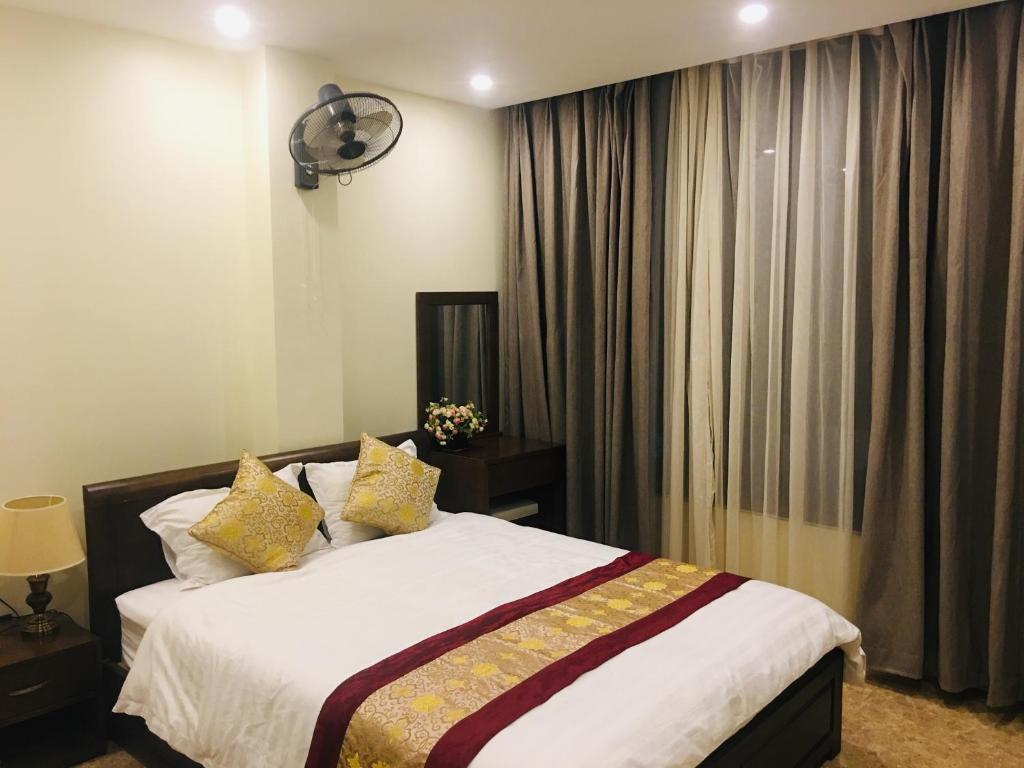 Двухместный (Улучшенный номер с кроватью размера «king-size») отеля Hoang Ngoc Hotel, Донг Ван