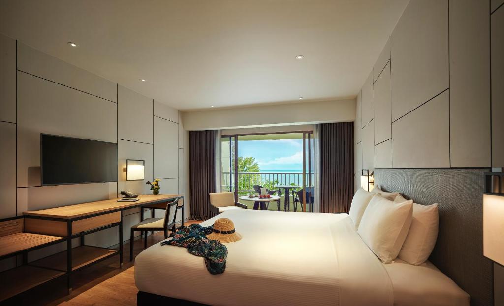 Двухместный (Двухместный номер «Премьер» с 1 кроватью и видом на море) курортного отеля PARKROYAL Penang Resort, Пенанг