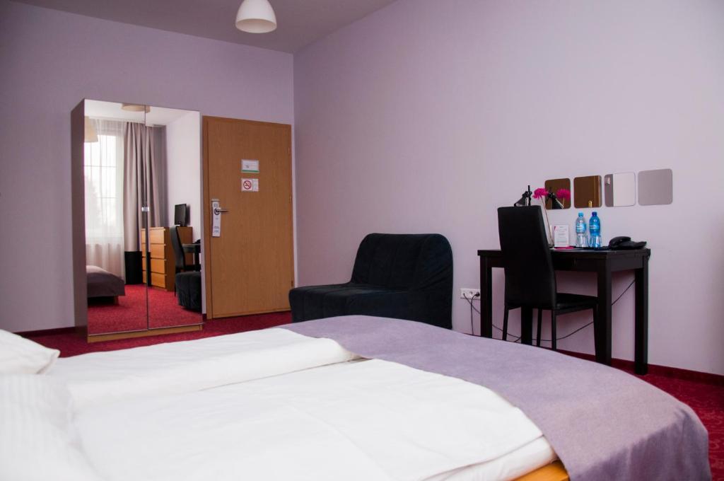 Двухместный (Двухместный номер с 1 кроватью или 2 отдельными кроватями) отеля Hotel Sękowski, Легница