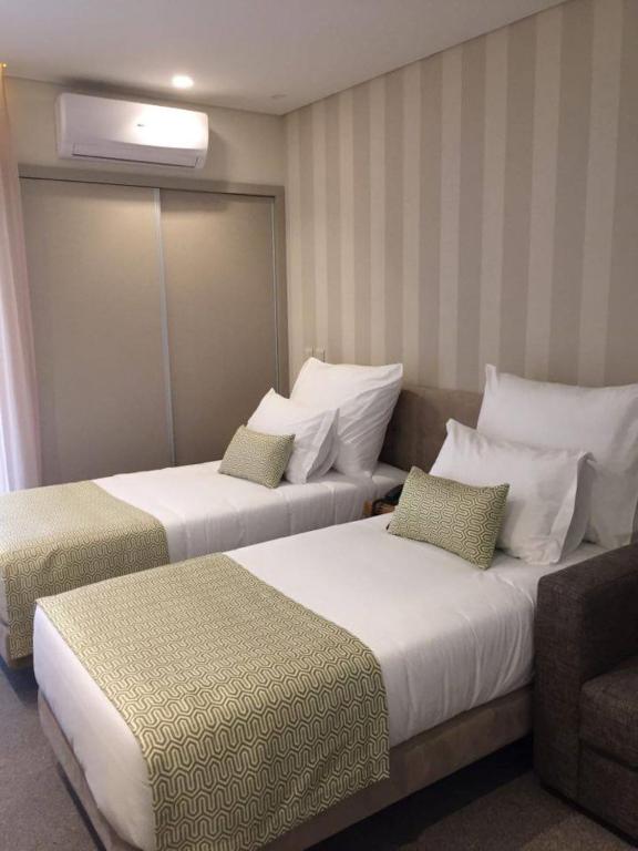 Двухместный (Улучшенный двухместный номер с 2 отдельными кроватями) отеля Adelaide Hotel, Герес