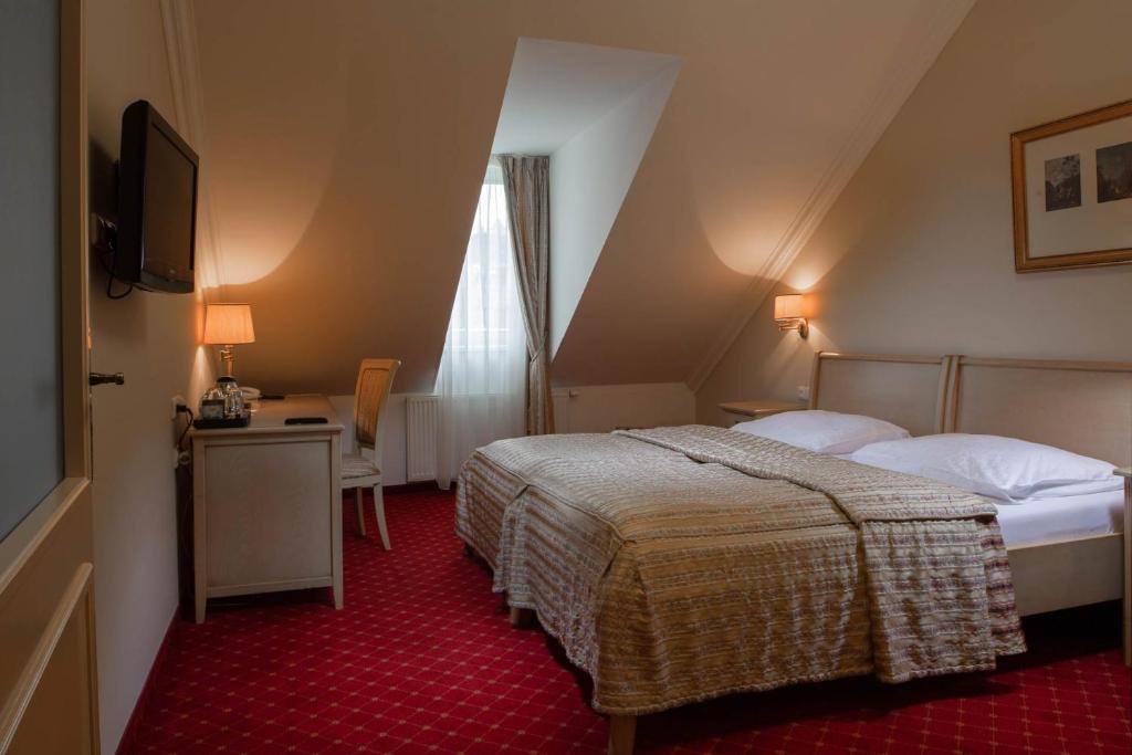 Двухместный (Двухместный номер эконом-класса с 1 кроватью или 2 отдельными кроватями) отеля Spa Hotel Schlosspark, Карловы Вары