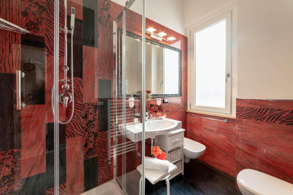 Двухместный (Двухместный номер с 1 кроватью и собственной ванной комнатой вне номера) отеля B&B La Maison de Jo, Рим