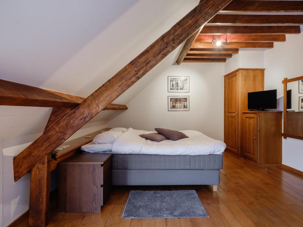Двухместный (Улучшенный двухместный номер с 1 кроватью или 2 отдельными кроватями) отеля Hotel Auberge D'Alle, Але