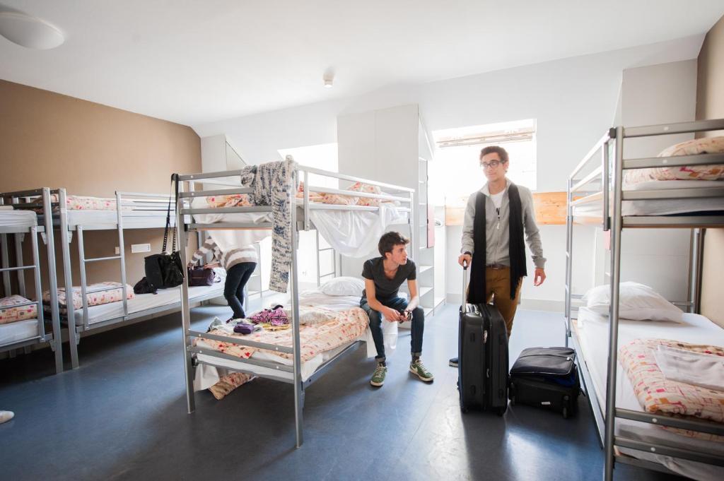 Трехместный (Трехместный номер эконом-класса) хостела Jacques Brel Youth Hostel, Брюссель
