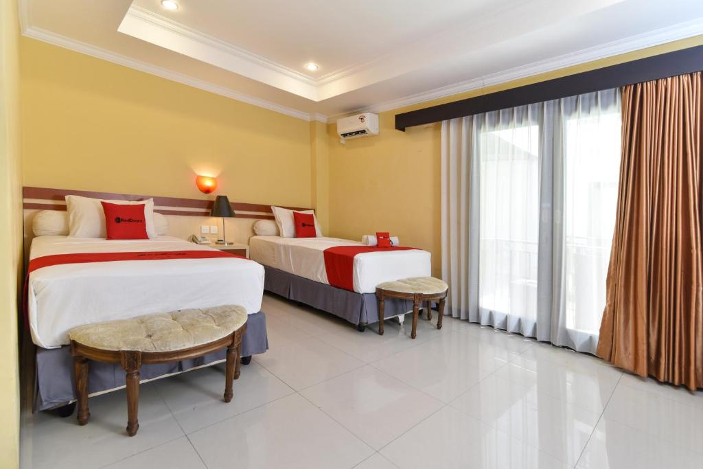 Двухместный (Двухместный номер Делюкс с 2 отдельными кроватями) отеля RedDoorz Plus near Mall Bali Galeria 2, Денпасар