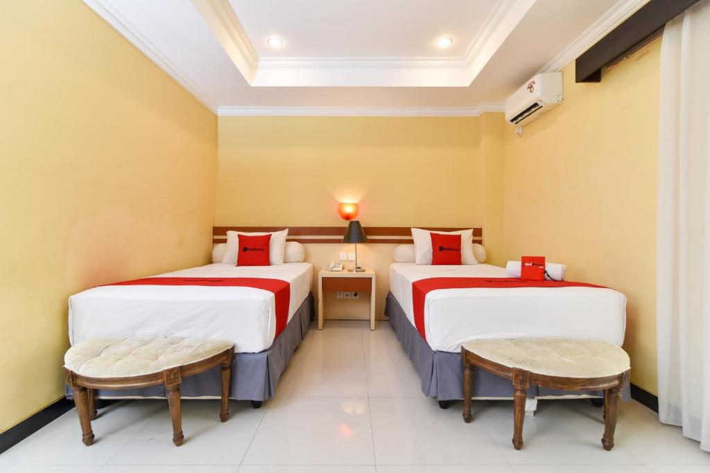 Двухместный (Двухместный номер с 2 отдельными кроватями) отеля RedDoorz Plus near Mall Bali Galeria 2, Денпасар