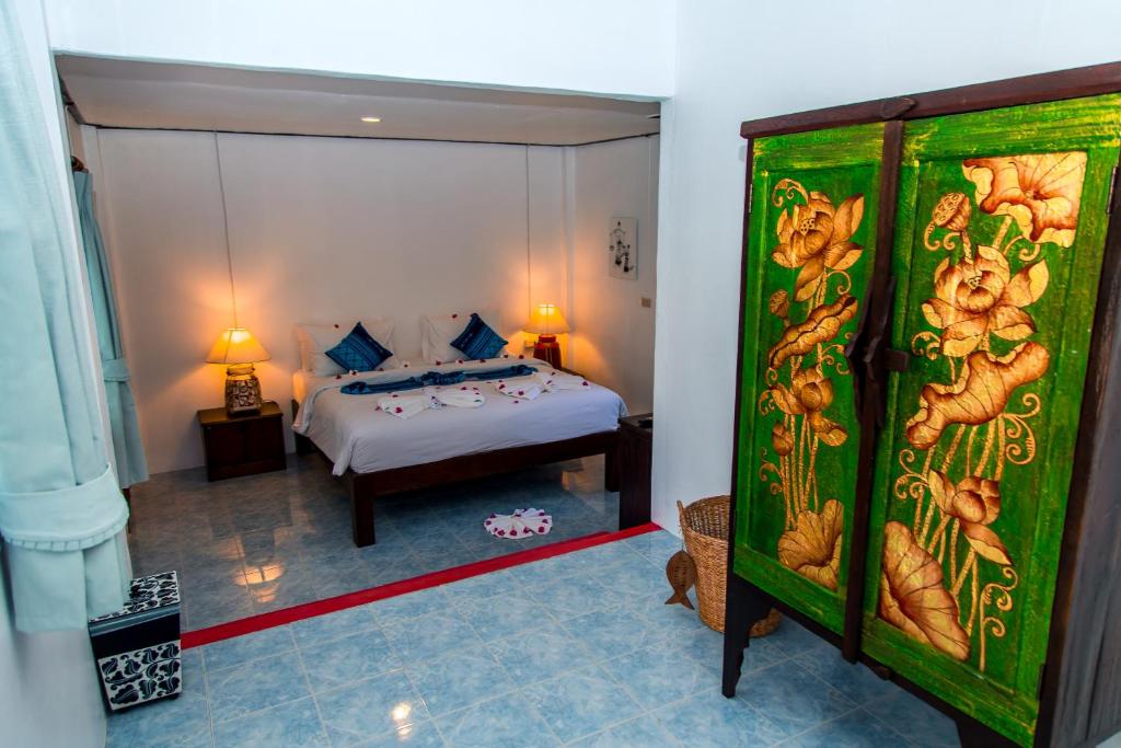 Номер (Стандартное бунгало) курортного отеля Niramon Sunview Resort, Пханган