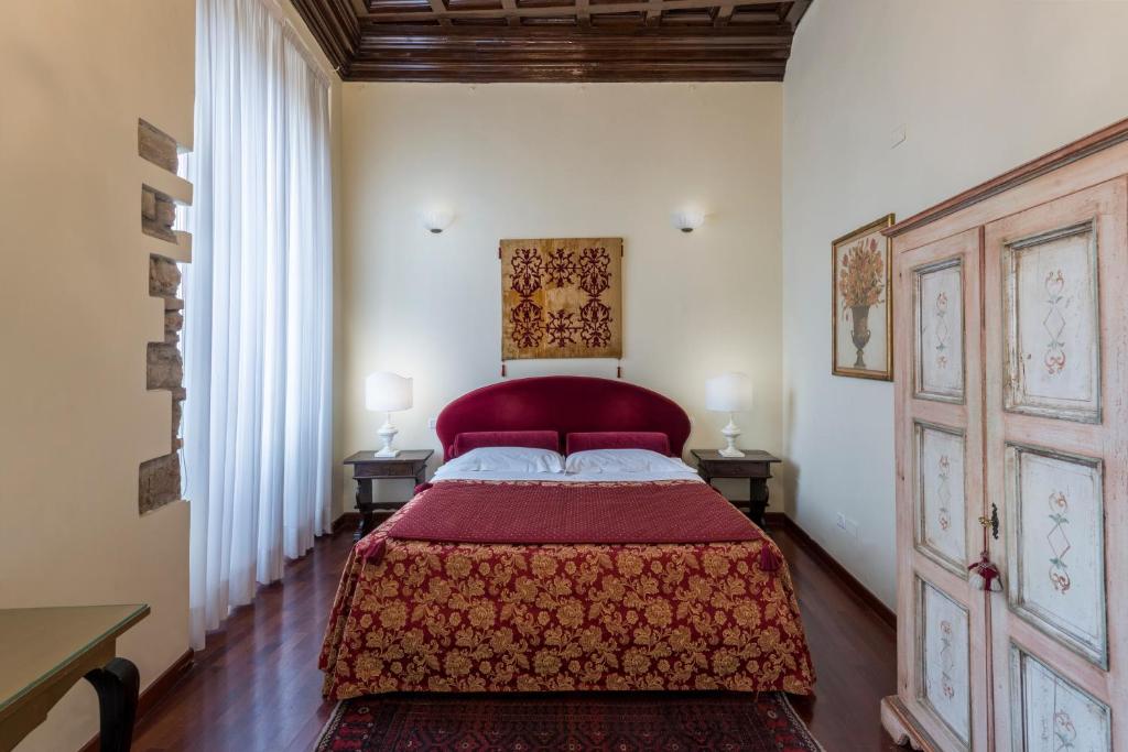 Двухместный (Улучшенный двухместный номер с 1 кроватью) отеля Hotel Torre Guelfa Palazzo Acciaiuoli, Флоренция