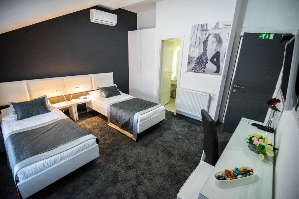 Двухместный (Двухместный номер с 1 кроватью или 2 отдельными кроватями) отеля Cool Rooms Zagreb Airport, Велика-Горица