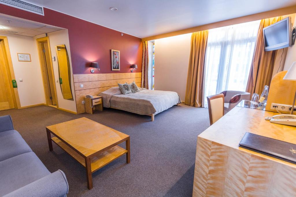 Двухместный (Представительский двухместный номер с 1 кроватью) отеля Royal Square Hotel & Suites, Рига
