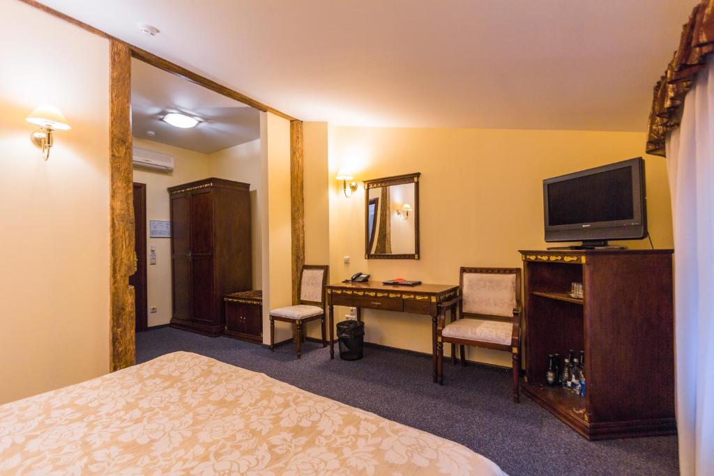 Двухместный (Двухместный номер с 1 кроватью и балконом) отеля Hotel Garden Palace, Рига