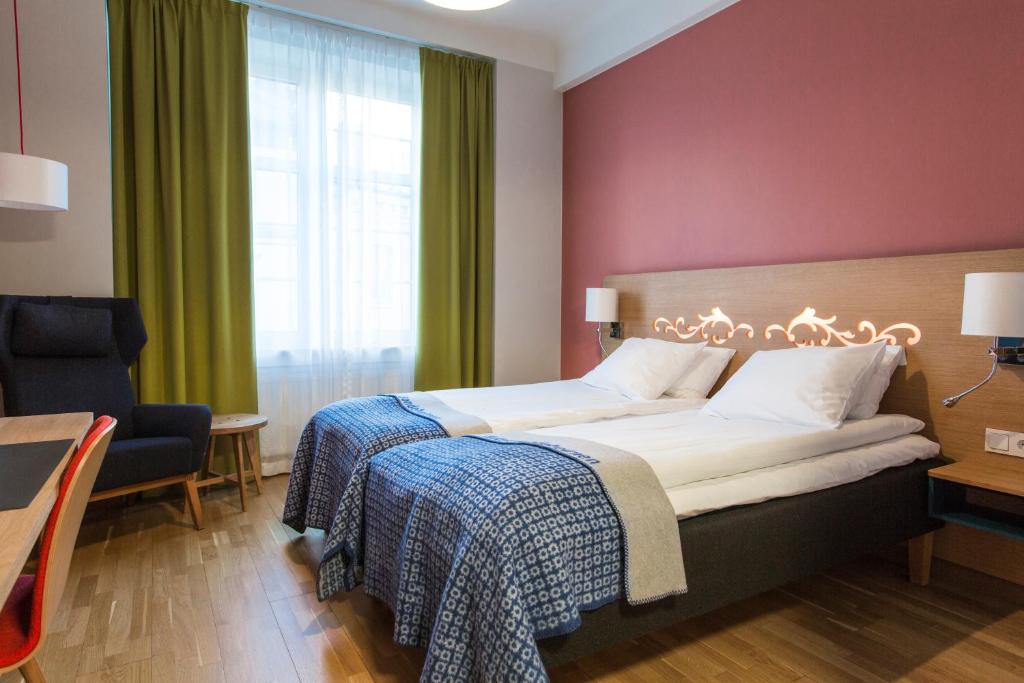 Двухместный (Улучшенный двухместный номер с 2 отдельными кроватями) отеля Hotell Bondeheimen, Осло