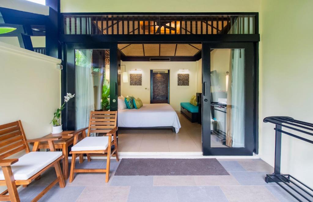 Двухместный (Предложение Staycation — Улучшенный вид на сад) курортного отеля Impiana Resort Patong, Phuket, Пхукет