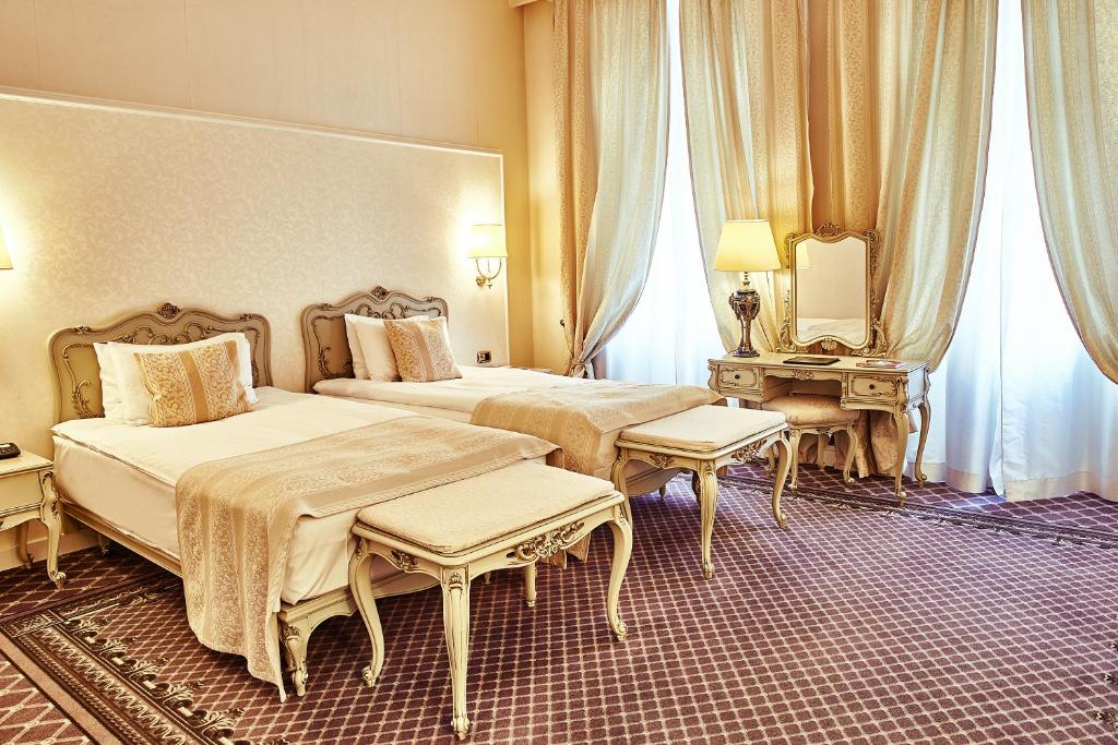 Двухместный (Двухместный номер Делюкс с 2 отдельными кроватями), Grand Hotel Continental