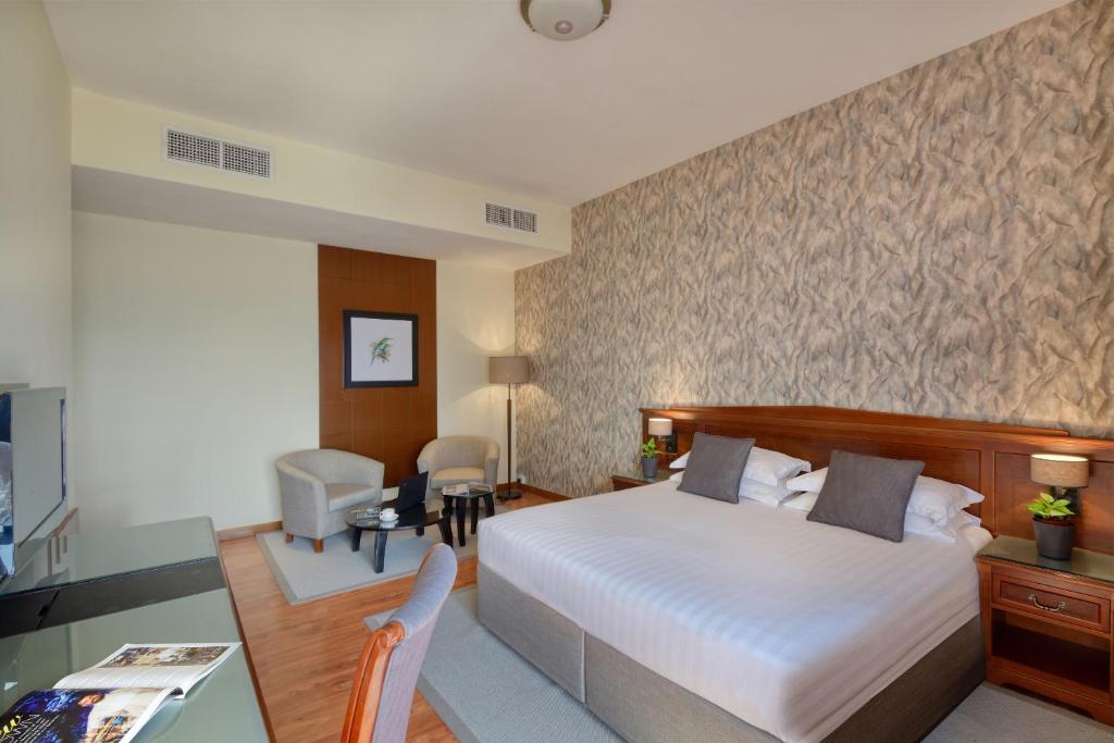 Двухместный (Двухместный номер «Премиум» с 1 кроватью или 2 отдельными кроватями) отеля Majestic Hotel Tower, Дубай