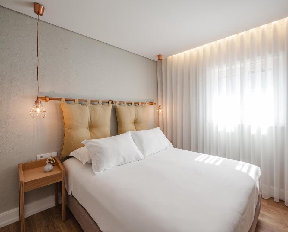 Двухместный (Улучшенный двухместный номер с 1 кроватью или 2 отдельными кроватями) отеля The Rex Hotel, Порту