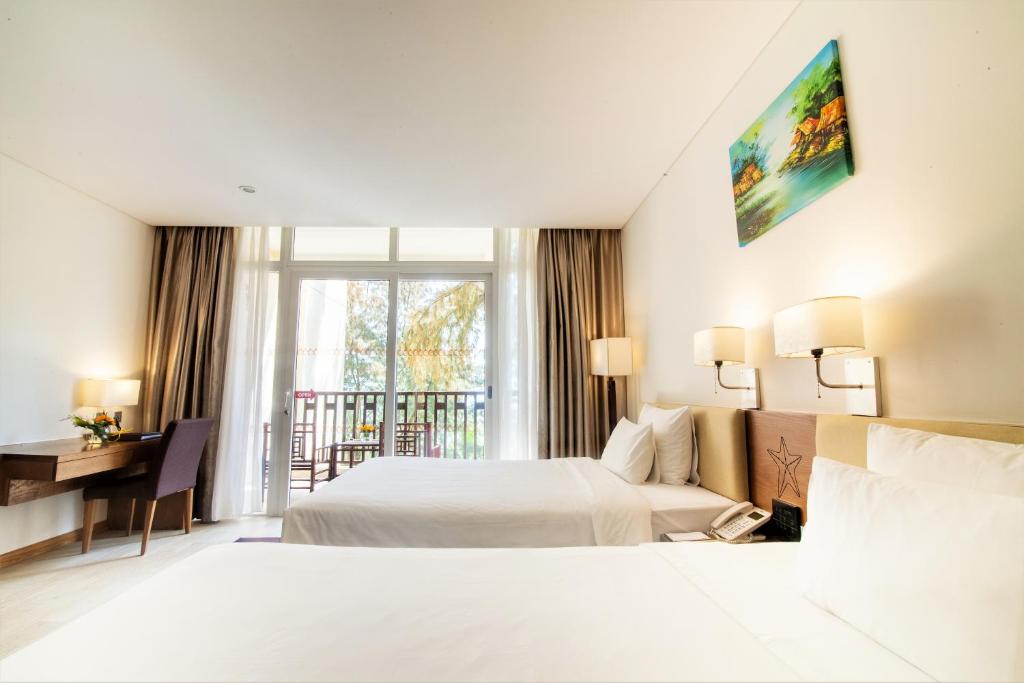 Двухместный (Premium Deluxe Double or Twin Room with Balcony - Garden View), Centara Sandy Beach Resort Danang