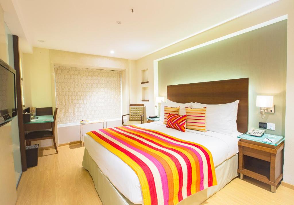 Двухместный (Представительский двухместный номер с 1 кроватью или 2 отдельными кроватями) отеля Hotel Bawa Continental, Мумбай