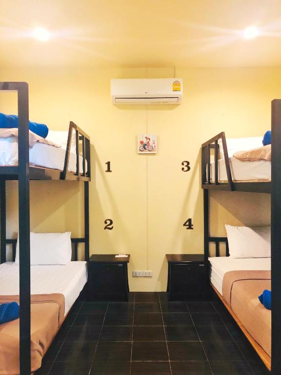 Номер (Кровать в общем 4-местном номере для мужчин и женщин) курортного отеля Aonang Baansuan Resort, Краби