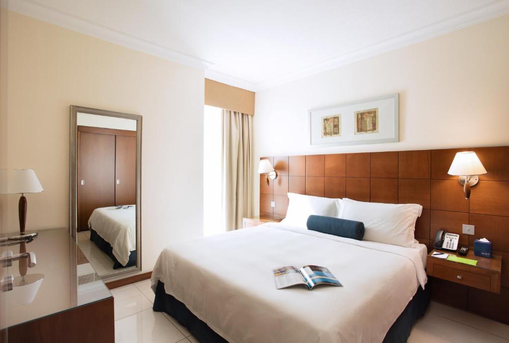 Апартаменты (Апартаменты с 2 спальнями) апарт-отеля Al Rawda Arjaan by Rotana, Abu Dhabi, Абу-Даби