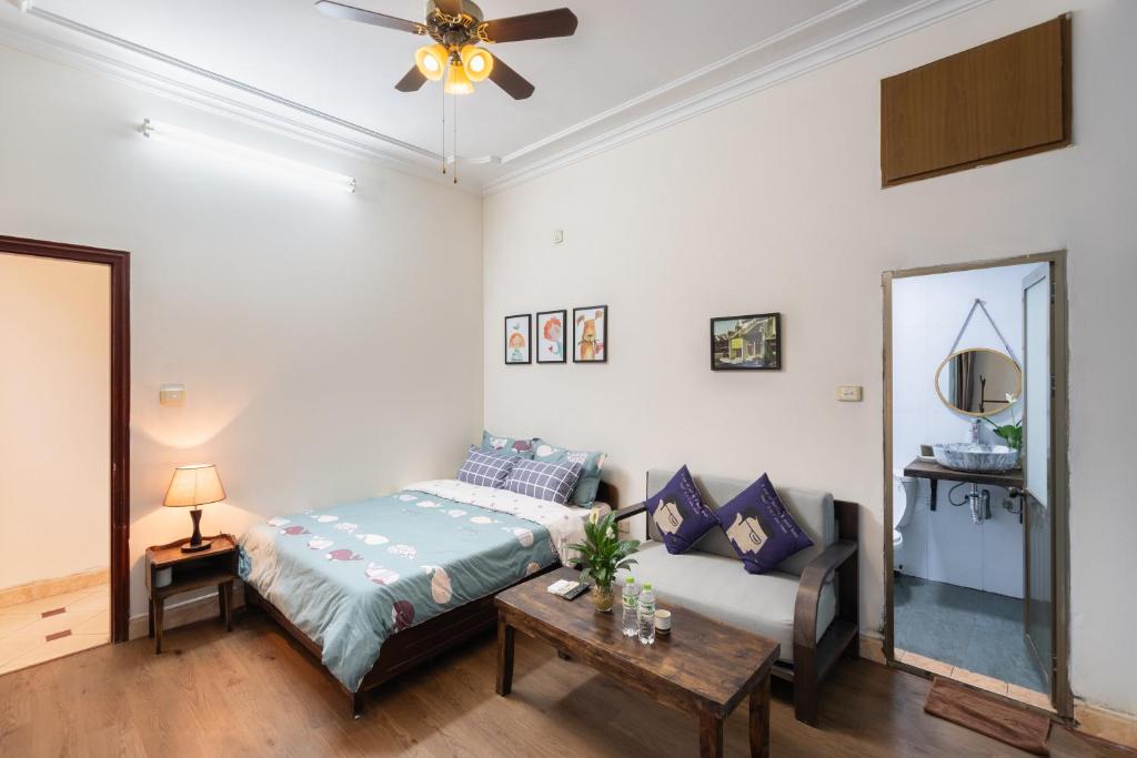 Двухместный (Стандартный номер с кроватью размера «king-size»), Hanoi Crocus Homestay