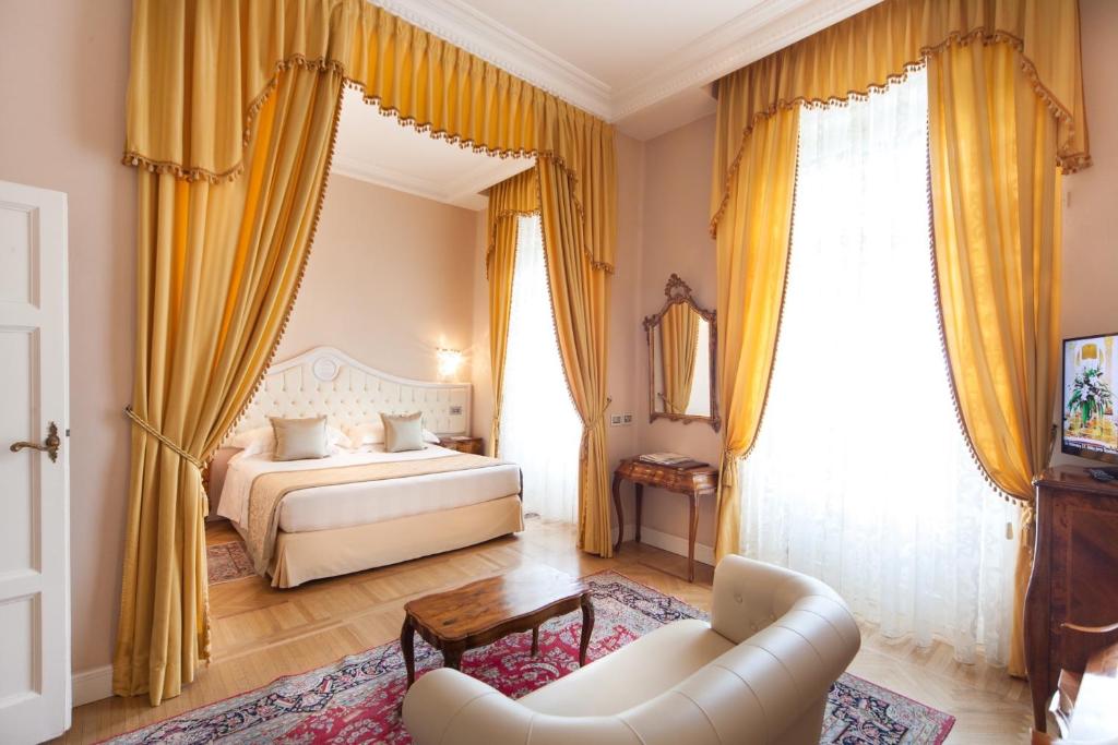 Двухместный (Двухместный номер Делюкс с 1 кроватью или 2 отдельными кроватями) отеля Grand Hotel Rimini e Residenza Parco Fellini, Римини