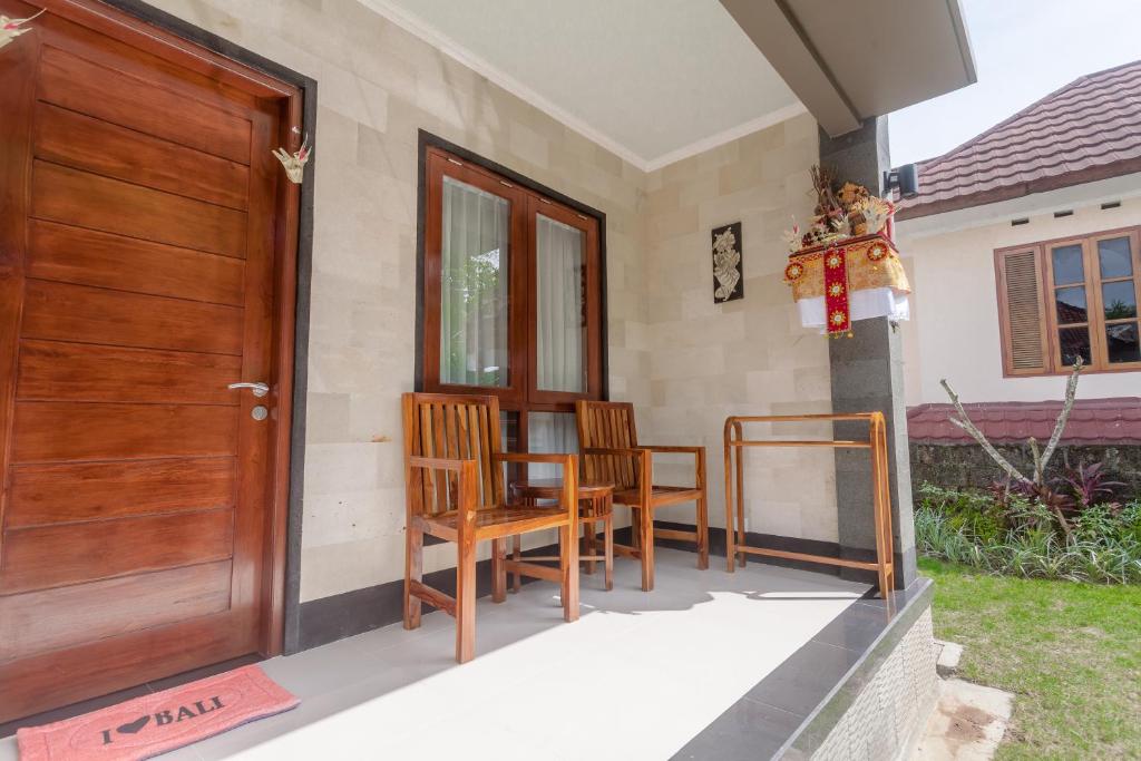 Двухместный (Двухместный номер с 2 отдельными кроватями и балконом) гостевого дома Chicha House, Bali, Нуса Дуа