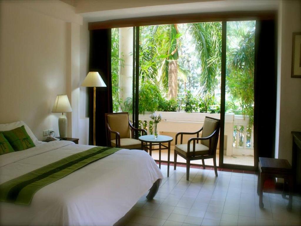 Двухместный (Улучшенный двухместный номер с 1 кроватью) отеля Mae Pim, Районг