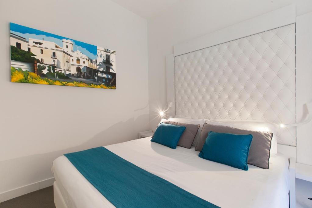 Двухместный (Классический двухместный номер с 1 кроватью или 2 отдельными кроватями) отеля Tasso Suites, Сорренто