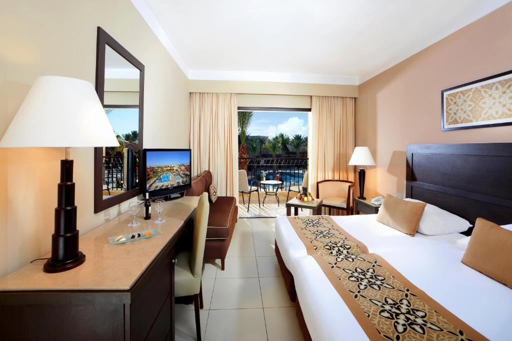 Двухместный (Специальное предложение - Улучшенный двухместный номер с 2 отдельными кроватями - Только для граждан и постоянных жителей Египта) курортного отеля Jaz Dar El Madina, Корая-Бэй
