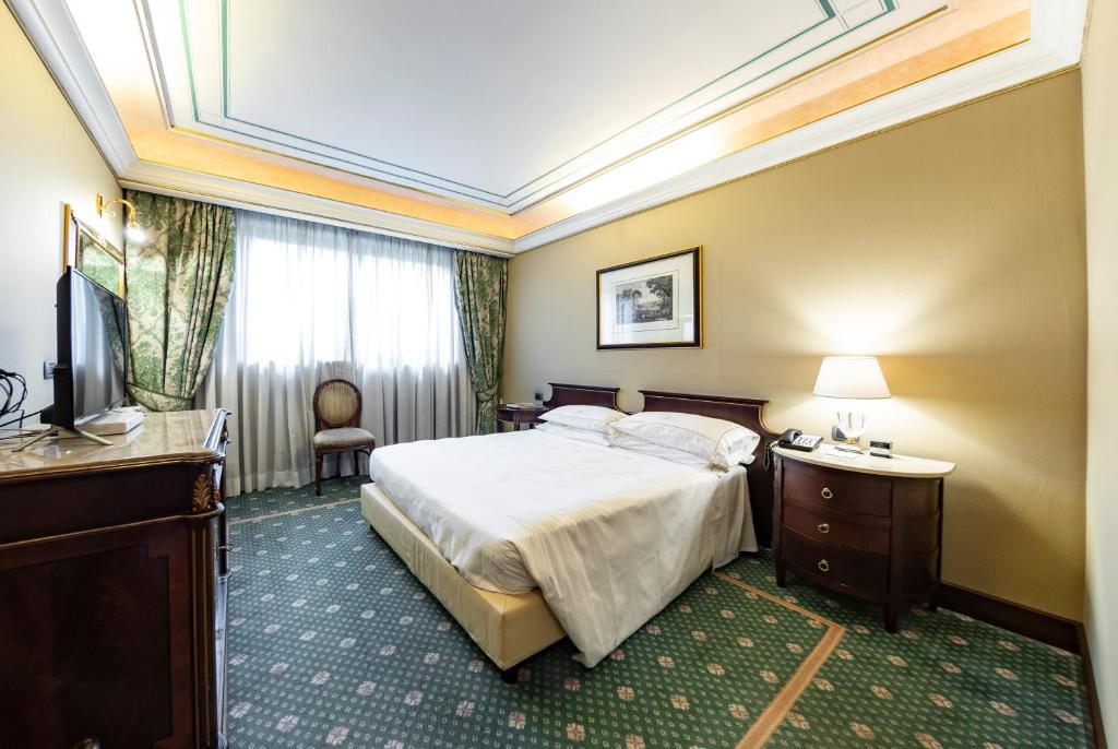 Двухместный (Двухместный номер эконом-класса с 1 кроватью) отеля River Chateau Hotel, Рим