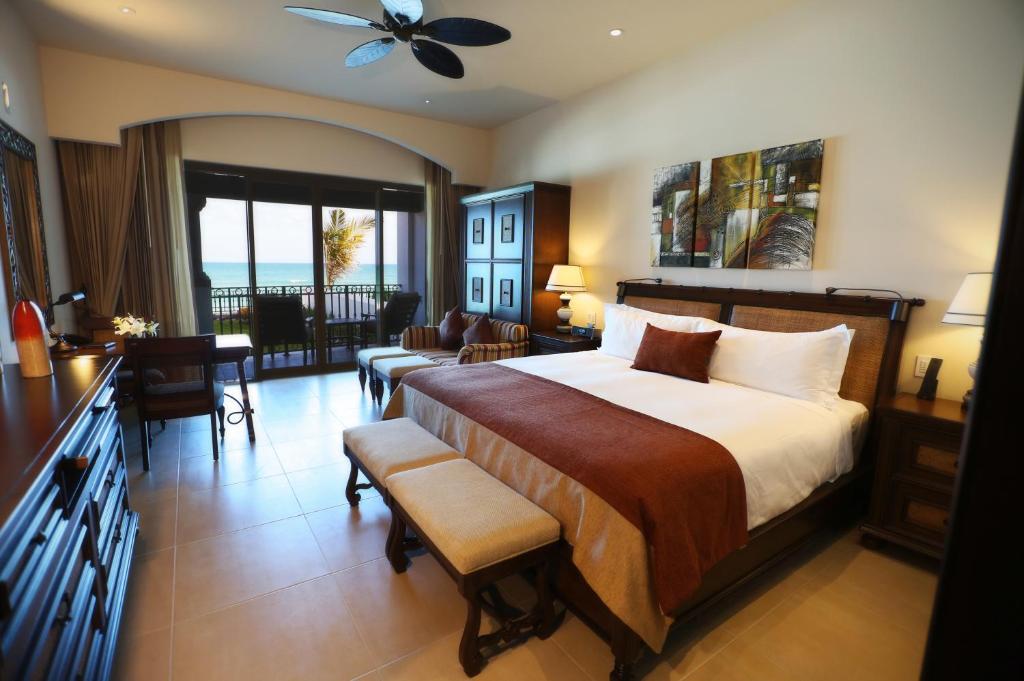 Сьюит (Полулюкс с кроватью размера «king-size», рядом с пляжем — Для некурящих) курортного отеля Grand Residences Riviera Cancun, Пуэрто-Морелос