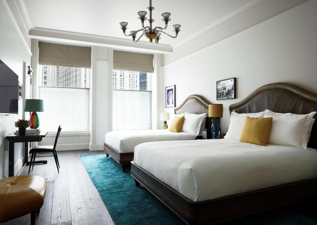 Четырехместный (Номер с 2 кроватями размера «queen-size») отеля The Beekman, a Thompson Hotel, Нью-Йорк