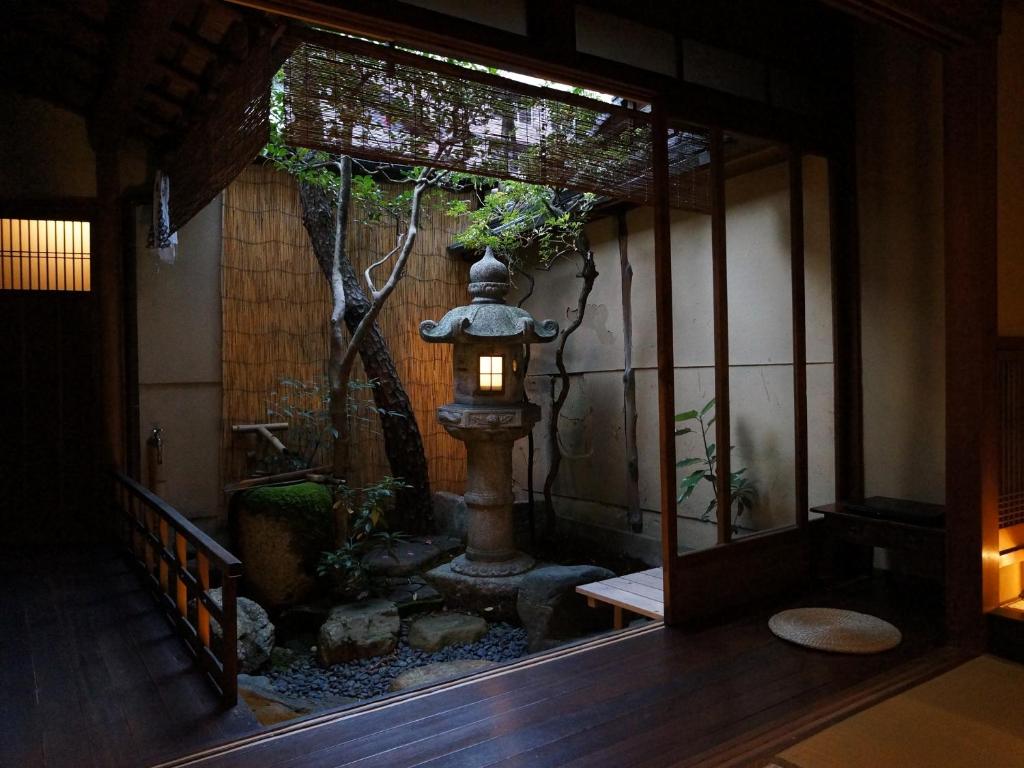 Хостел Guesthouse Itoya Kyoto, Киото