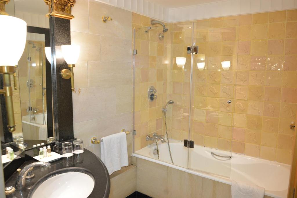 Двухместный (Стандартный двухместный номер с 2 отдельными кроватями) курортного отеля Golden Tulip Carthage Tunis, Гаммарт
