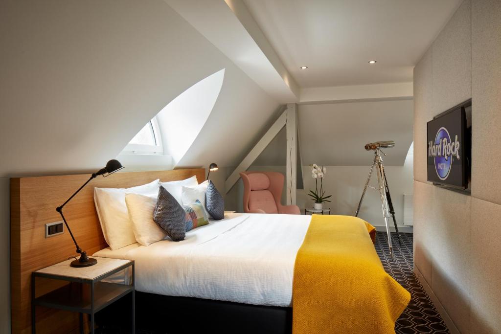 Сьюит (Люкс Rock Gold с кроватью размера «king-size») отеля Spenglers Davos, Давос