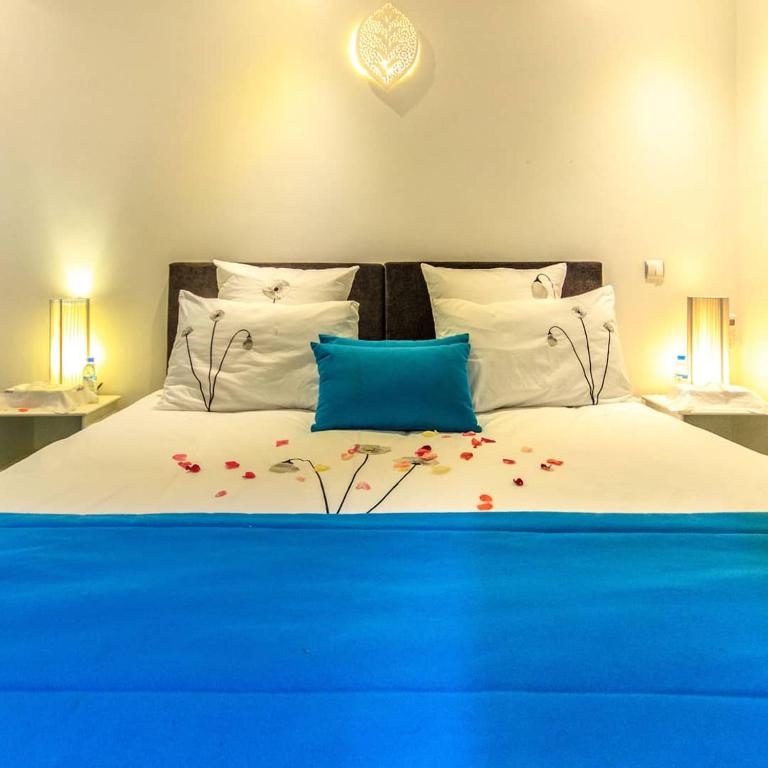 Двухместный (Улучшенный двухместный номер с 1 кроватью или 2 отдельными кроватями) отеля Riad Dar Augusta, Марракеш