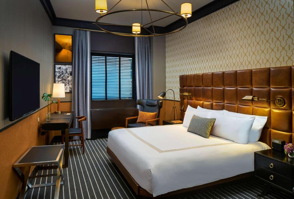 Четырехместный (Двухместный номер с 2 двуспальными кроватями) отеля Gild Hall - A Thompson Hotel, Нью-Йорк