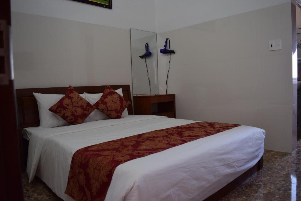 Двухместный (Двухместный номер Делюкс с 1 кроватью) отеля KHÁCH SẠN MỸ NGỌC, Буонметхуот