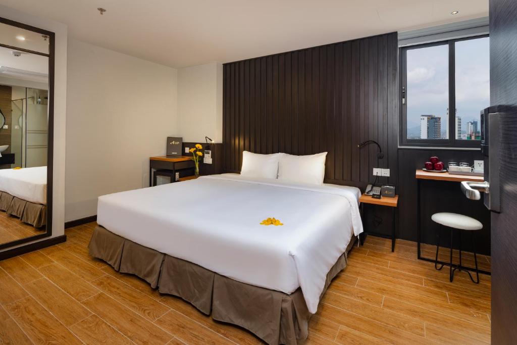 Двухместный (Двухместный номер Делюкс с 2 отдельными кроватями) отеля Agnes Nha Trang Hotel, Нячанг