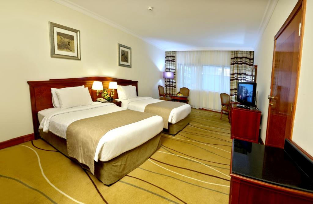 Двухместный (Улучшенный номер с кроватью размера «king-size») отеля Holiday Inn Down Town, Дубай