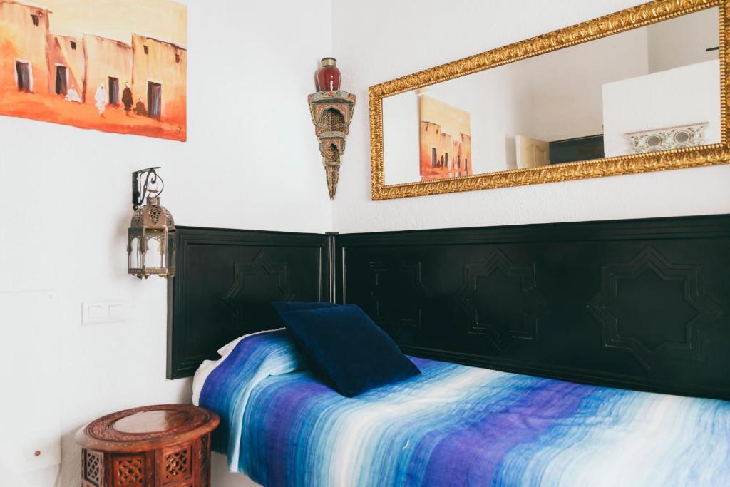 Одноместный (Одноместный номер с основными удобствами и ванной комнатой) гостевого дома El Riad Andaluz, Малага