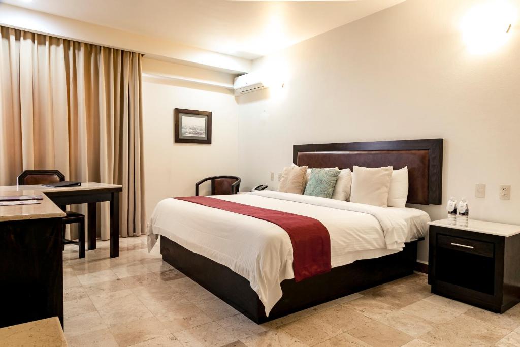Двухместный (Номер с кроватью размера «king-size») отеля Hotel Real de Minas Express, Леон (Штат Гуанахуато)