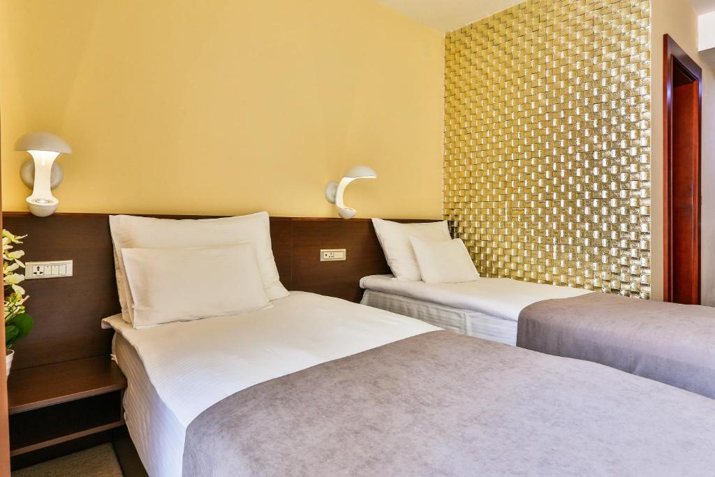 Двухместный (Стандартный двухместный номер с 2 отдельными кроватями) отеля Hotel Nadezda, Будва